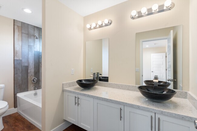 Photo - 1415 S 29th Ave