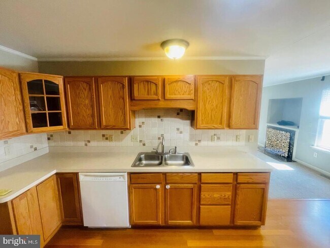 Photo - 711 Yorktown Blvd