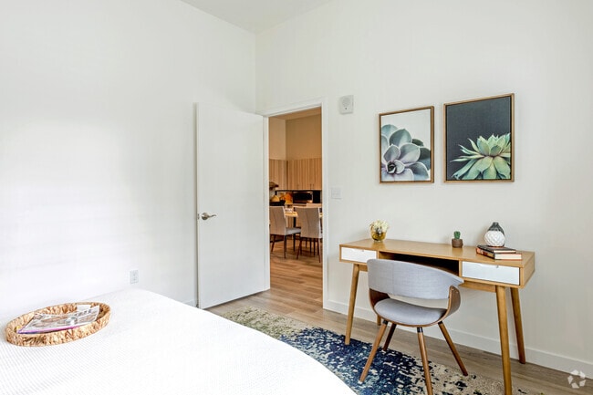 1BR,1BA - 736 SF