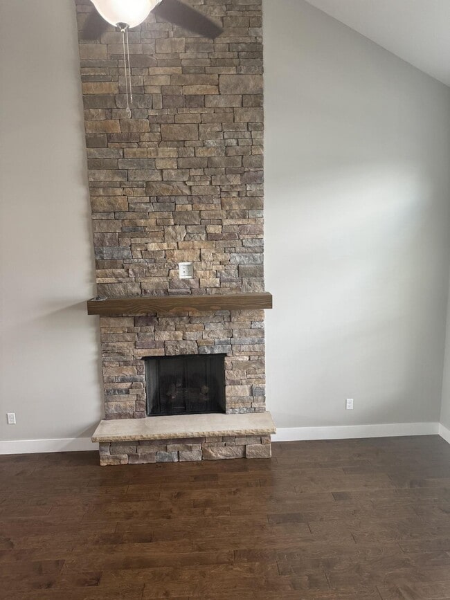 Photo - Three bedroom , 2.5 bathroom home in The C...