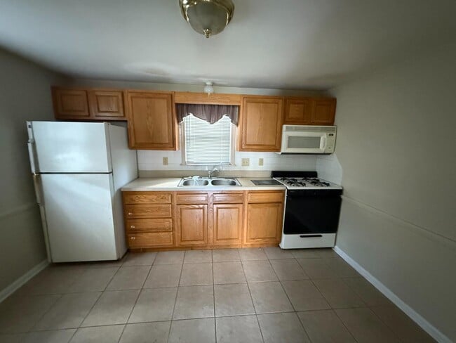 Photo - 83 W Wood St