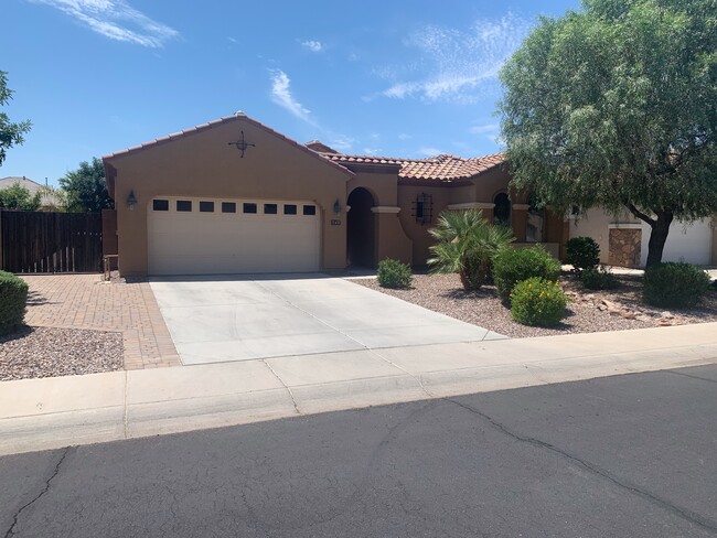 Beautiful Gilbert Home - Beautiful Gilbert Home