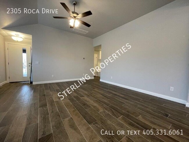 Photo - 2305 Roca Dr