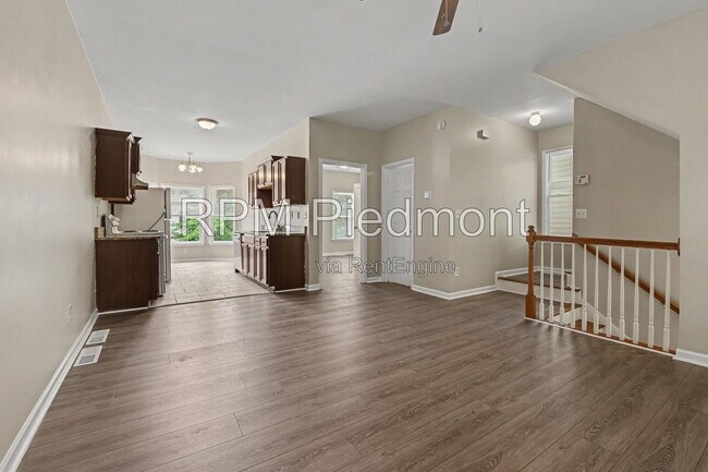 739 Prince Pl NW