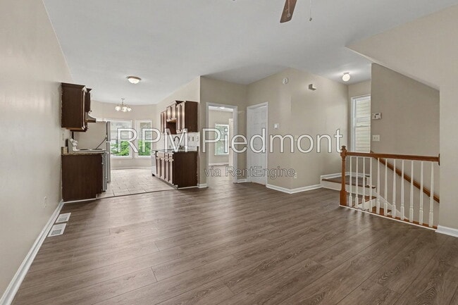 Photo - 739 Prince Pl NW