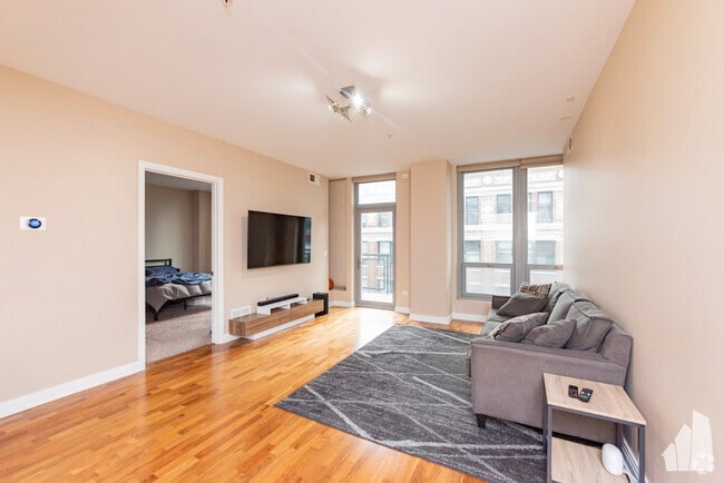 Building Photo - 565 W Quincy St Unit 907 Rental
