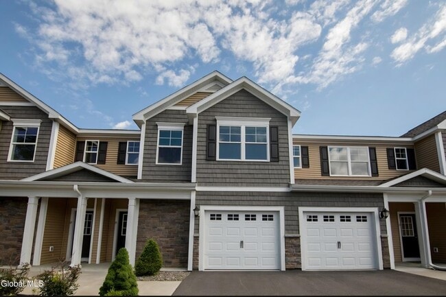 Building Photo - 15 Clarice Ln