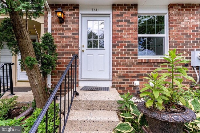 Photo - 2841 Shepperton Terrace