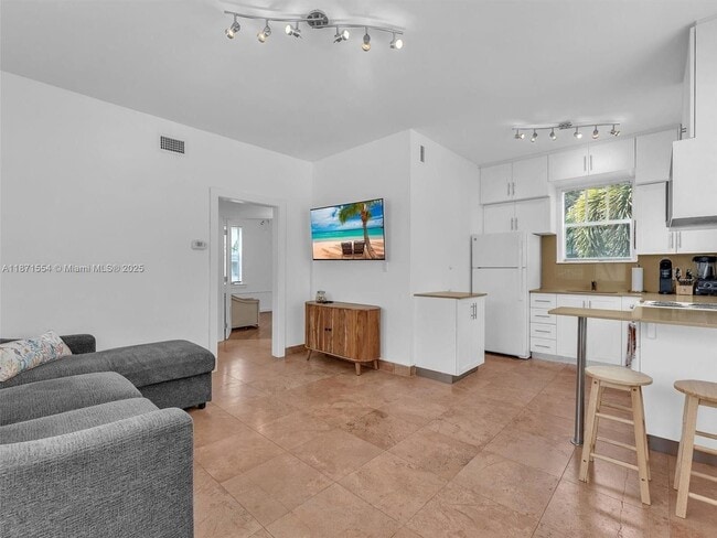 Building Photo - 935 Meridian Ave Rental