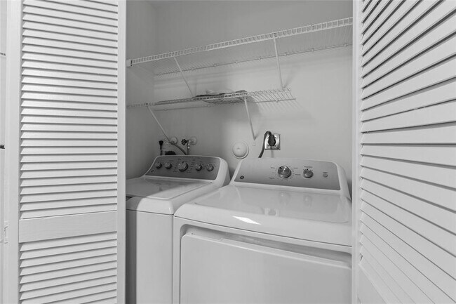 Photo - 5629 Taft St Unit 5629