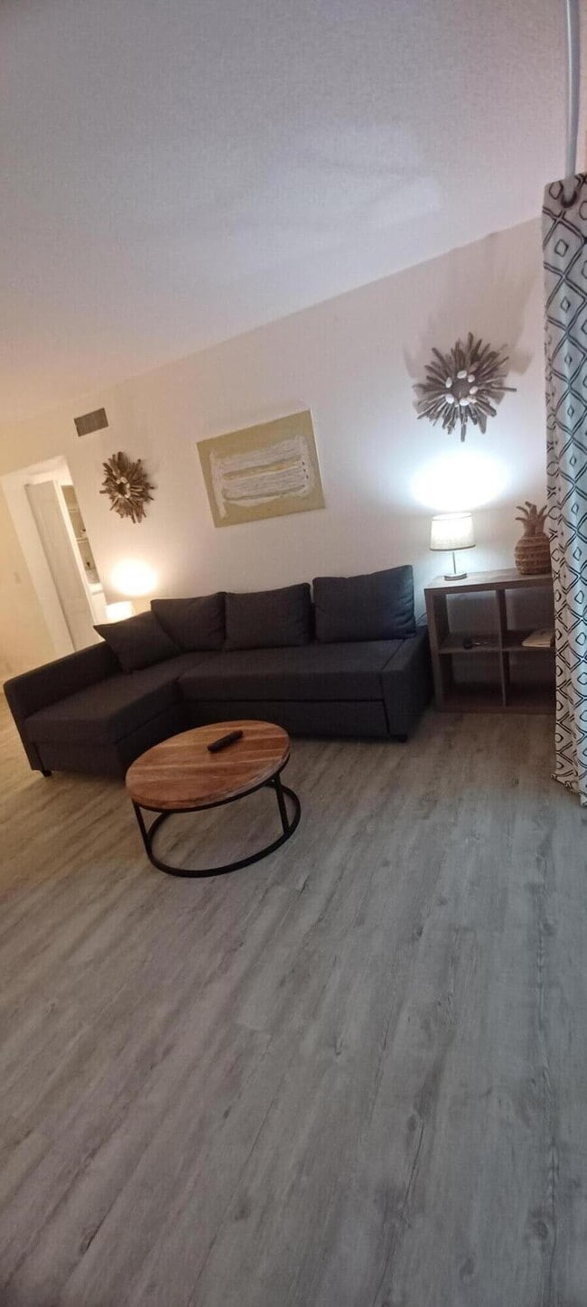 Photo - 2733 S Oakland Forest Dr Unit 104