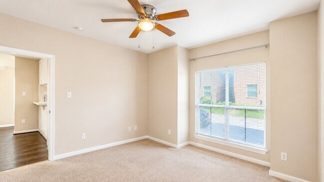 Photo - 3100 Walnut Bend Ln Unit 319