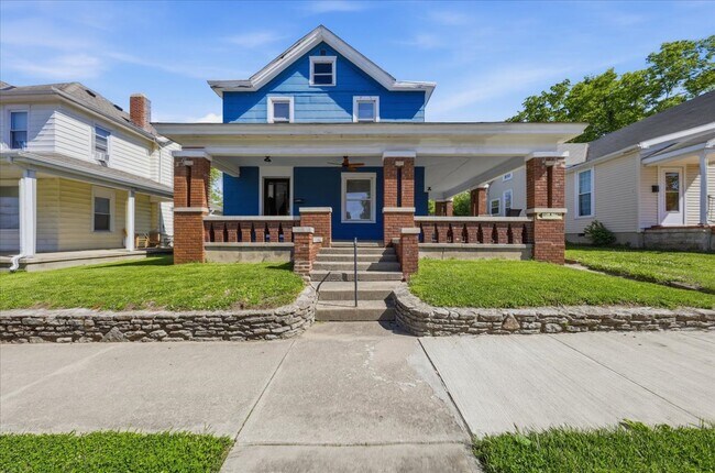 324 W Church St