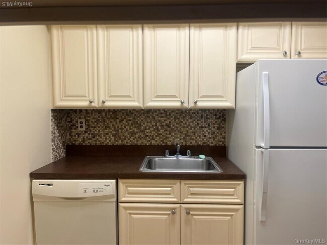 725 Miller Ave Unit 123