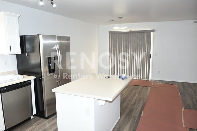 Photo - 1623 E Silverbirch Ave