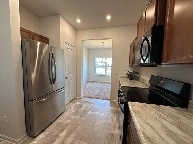 Photo - 620 Summerfield Ln NW