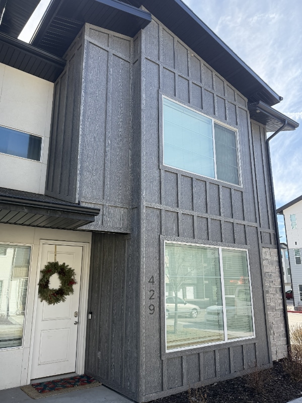 Building Photo - 429 W 40 S