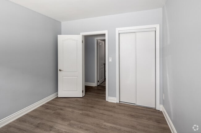 1 BR 1 BA 508 SF - 233 Mohawk Road East