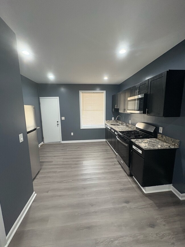 Photo - 636 E 29th St