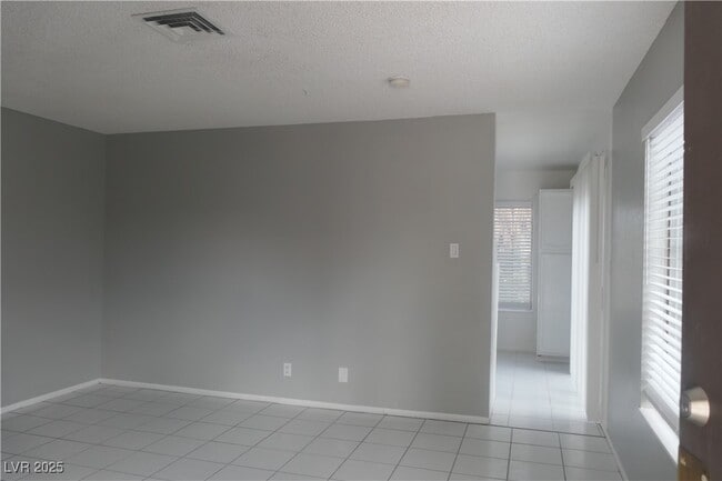 Photo - 4398 Bramblewood St