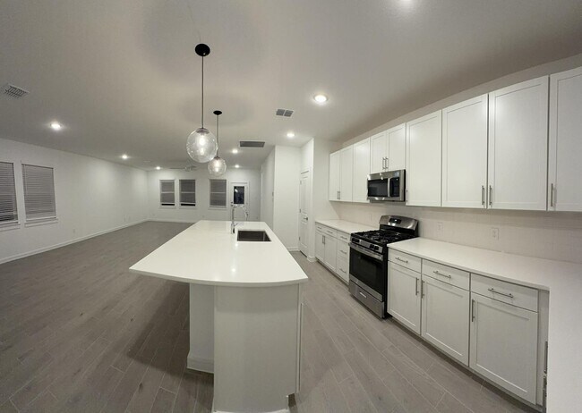 Photo - 4715 Bay Vista Dr