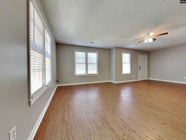 Photo - 125 E Dean Rd