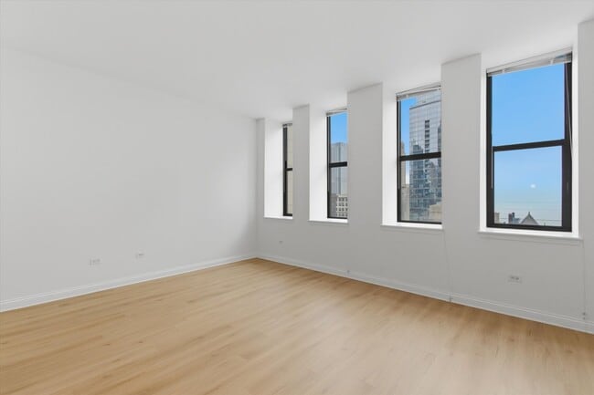 Photo - 8 W Monroe St Unit 2005