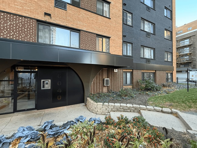 Photo - Sheridan Glen - 6040 N Sheridan Rd