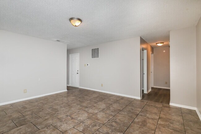 Photo - 6855 Youngberry Dr