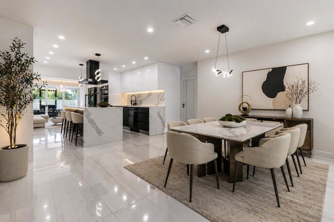 Building Photo - 4530 SW 34th Dr