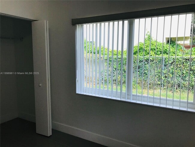 Photo - 5454 NW 5th Ave Unidad 5500