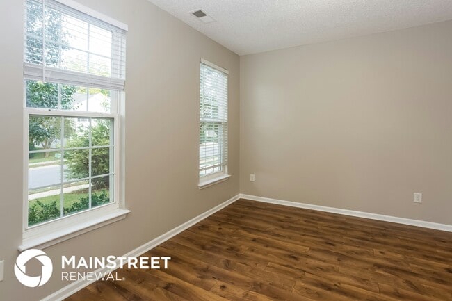 Photo - 8104 Weeping Fig Ln