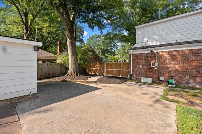 Photo - 1539 Brookside Dr