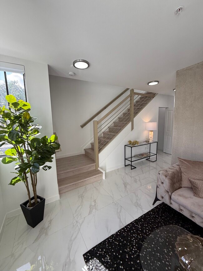 Photo - 400 E 25th St