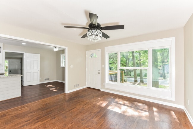 Photo - 2362 Macon Dr SW