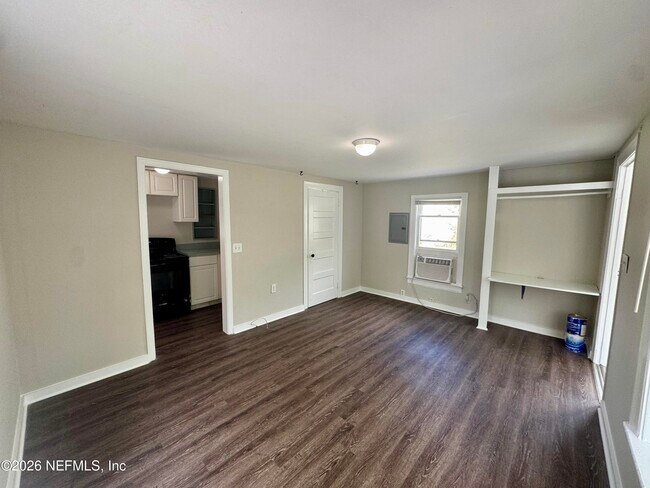 Photo - 3673 Randall St