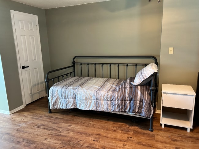 Photo - 2012 E Tonopah Dr