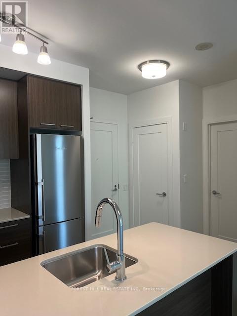 Photo - 310 Tweedsmuir Ave