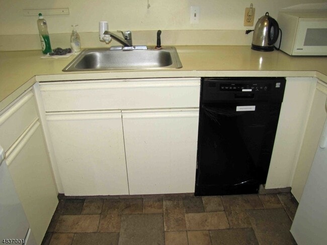 Photo - 4 Macculloch Ave Unit 5