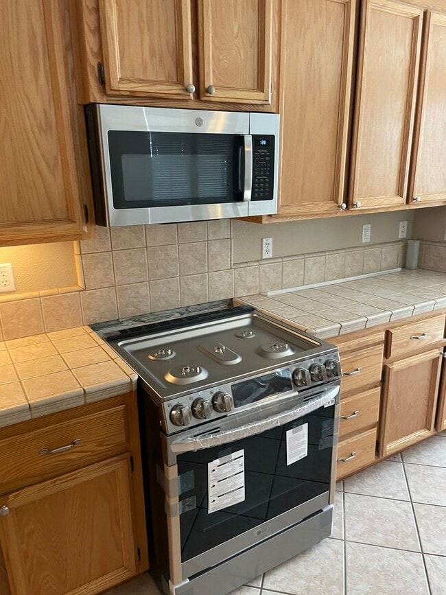 Photo - NICE SINGLE STORY 3 BED & 2 BATH HOME IN ELK GROVE!