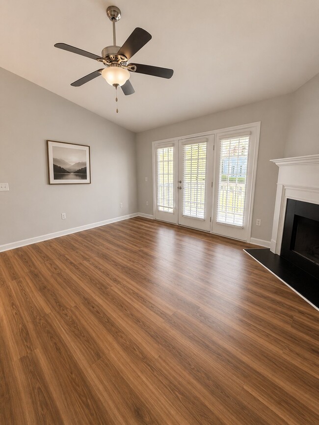 Photo - 406 Pelham Square Way
