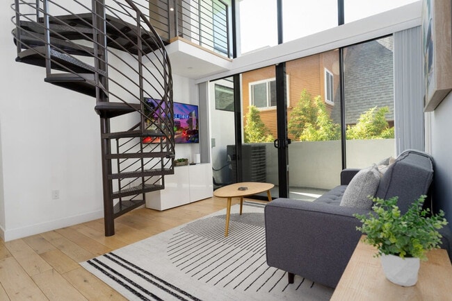 Photo - 2351 Front St Unit ID1024455P