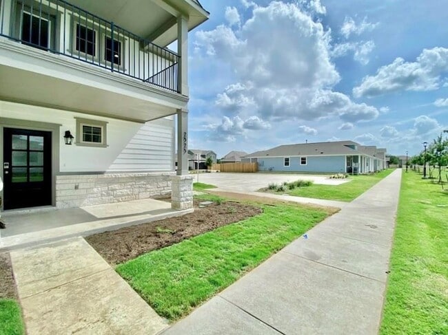 2525 Pecan Island Dr