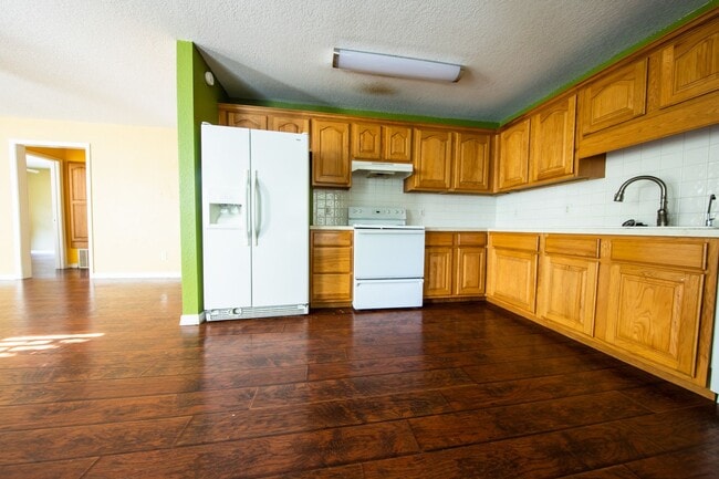 Photo - Great House in Perfect Location