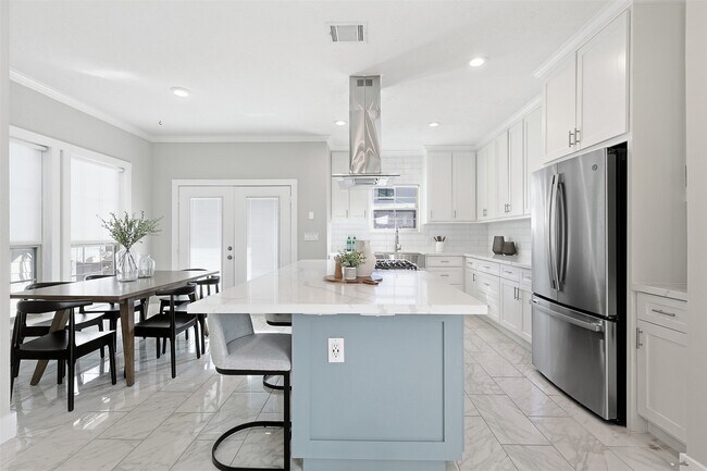 Photo - 514 E 29th St House