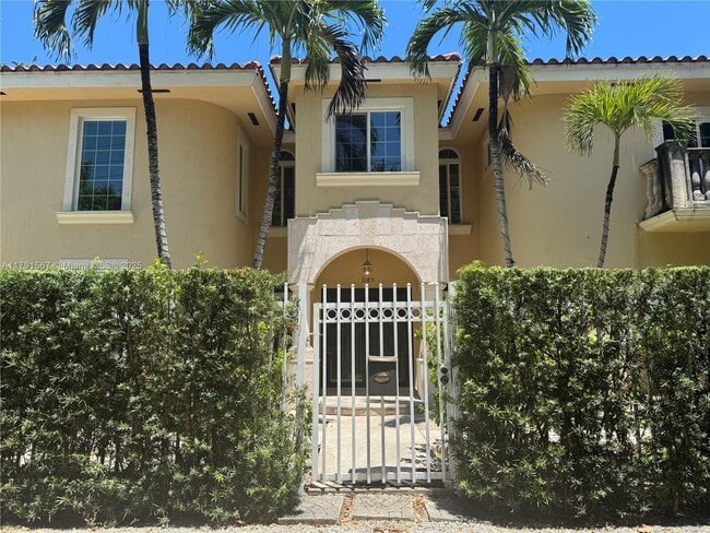 Photo - 3185 Washington St