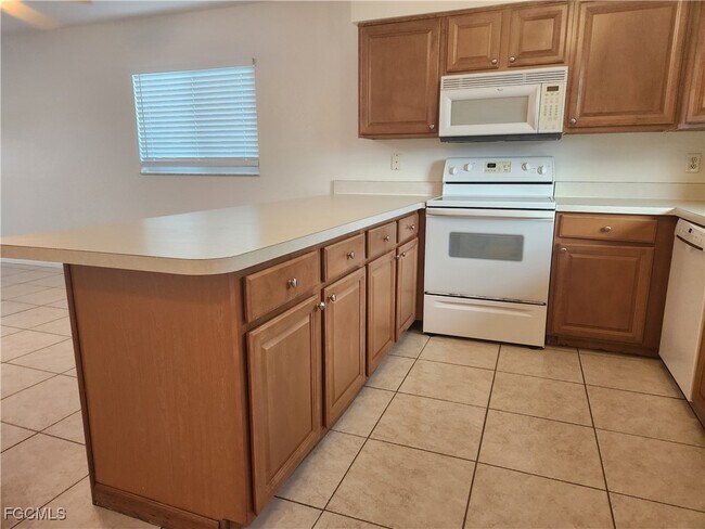 Photo - 1623 SW Santa Barbara Pl