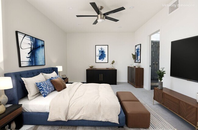 Photo - 14754 Gilmore St Unit #4