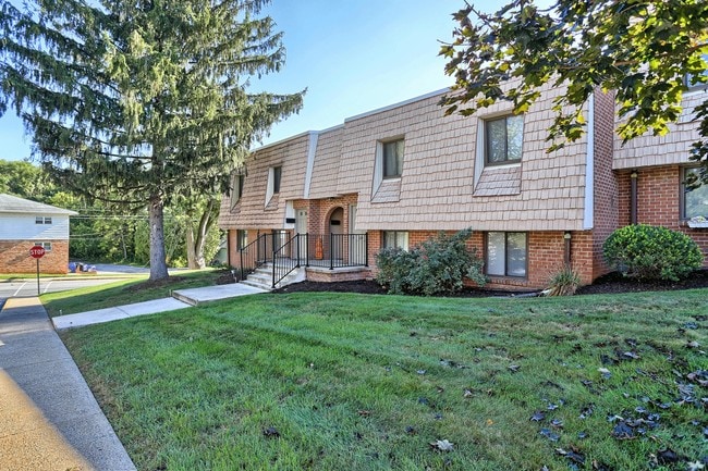 Photo - Chateau Terrace Apartments