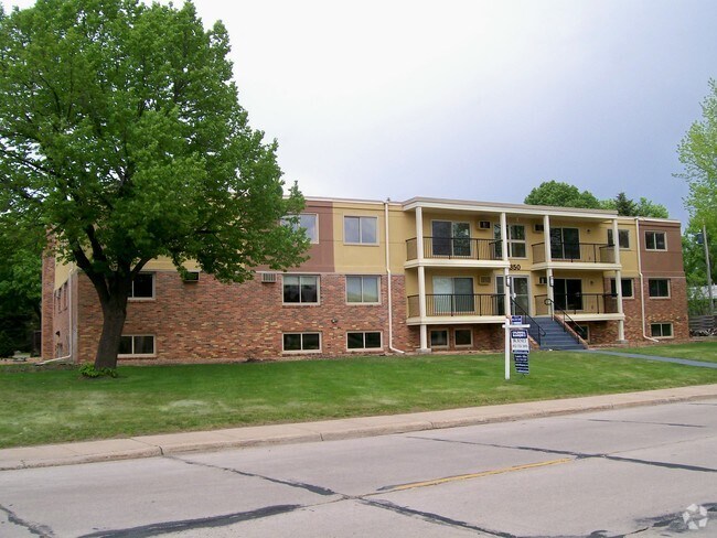 Photo - Willow Greens Apartments